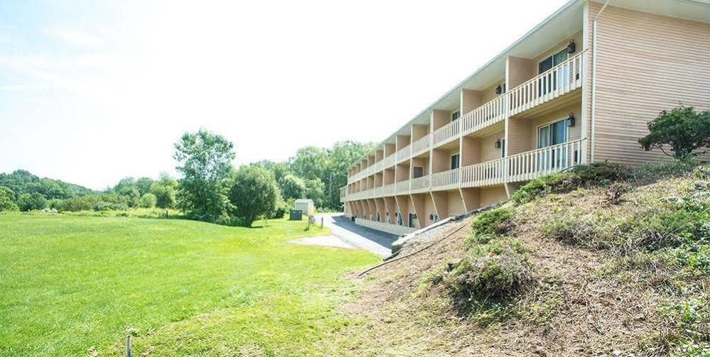 Hampton Falls Inn Ngoại thất bức ảnh