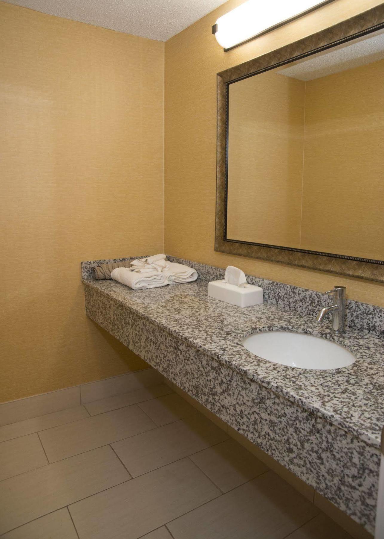 Hampton Falls Inn Ngoại thất bức ảnh