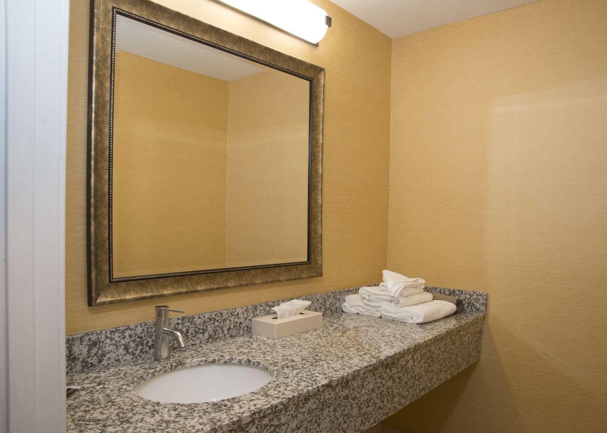 Hampton Falls Inn Ngoại thất bức ảnh