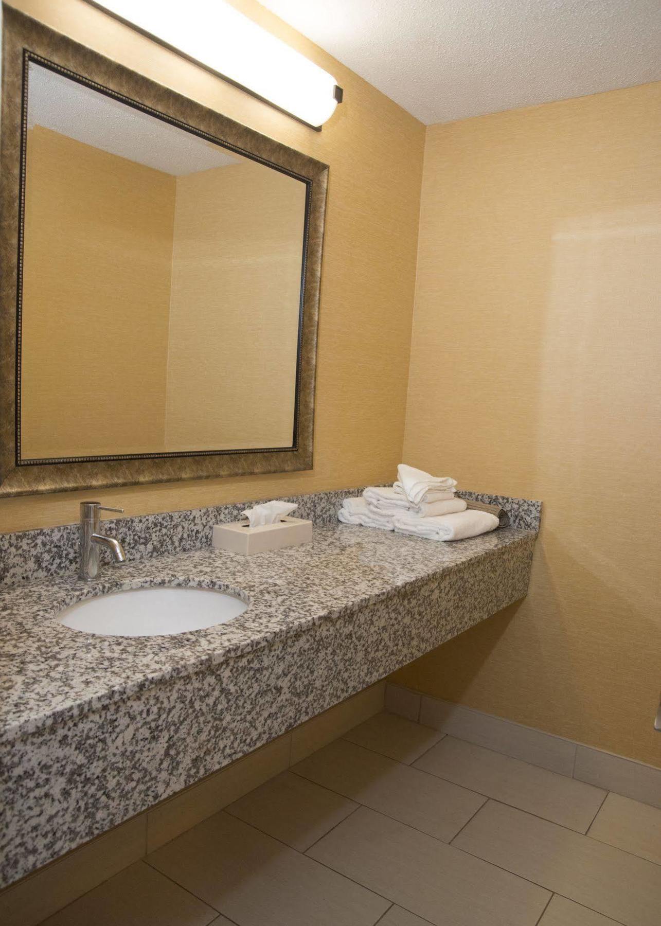 Hampton Falls Inn Ngoại thất bức ảnh